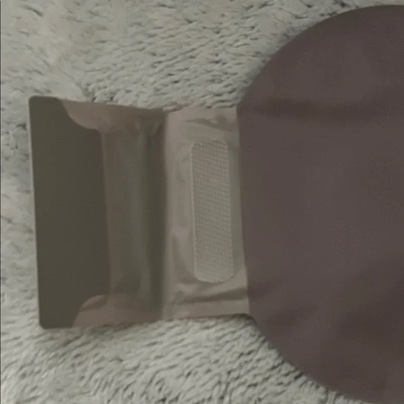 2 boxes of esteem body one piece ostomy bags - Picture 5 of 7